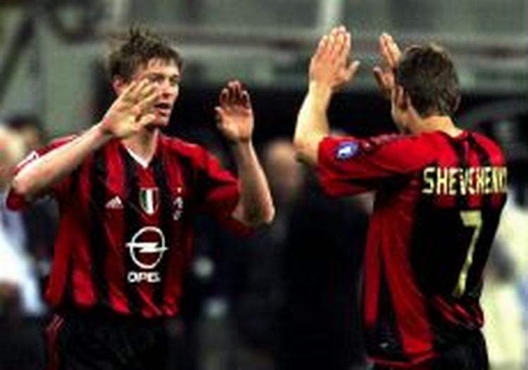 »Det er en spændende tid og nogle spændende kampe«, siger Jon Dahl Tomasson om aftenens kamp. - Arkivfoto: AP 