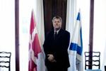 Israels ambassadør David Walzer kalder statsministerens undskyldning modig. - Arkivfoto: Peter Hove Olesen 