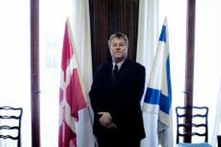Israels ambassadør David Walzer kalder statsministerens undskyldning modig. - Arkivfoto: Peter Hove Olesen 