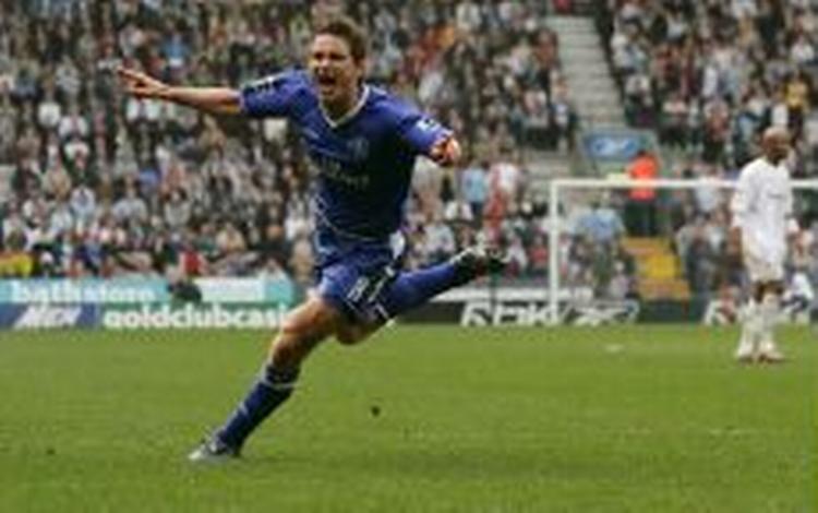 Frank Lampard var manden der endegyldigt sikrede Chelsea denne sæsons mesterskab med to scoringer mod Bolton. - Foto: AP 