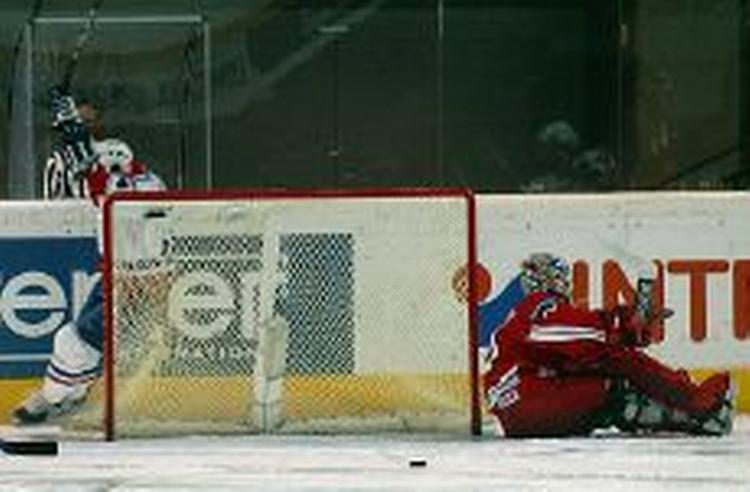 Rozic har udlignet til 3-3 for slovenerne. Hirsch græmmer sig. - Foto: Ole Kjær 