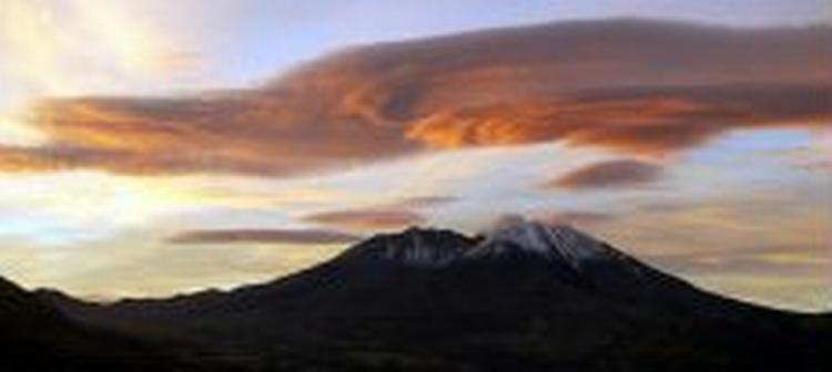Vulkanen Mount St. Helens i staten Washington bør overvåges bedre, mener amerikanske geologer. - Foto: AP 