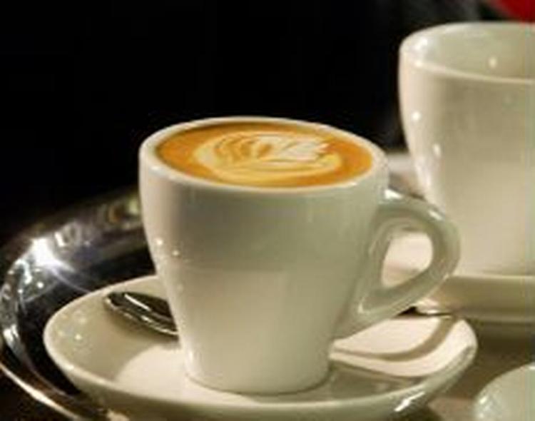 En lækker kop espresso kan koste dyrt, hvis man tager et forbrugslån hos Electronic World for at betale maskinen. - Arkivfoto: AP 
