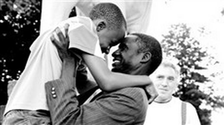 'Hop' fik børnejuryens pris ved Buster-festivalen i 2003, hvilket er fuldt forståeligt, skriver vor anmelder. Men den er ikke 'kun' en ungdomsfilm. Den er for alle. -Foto fra filmen 