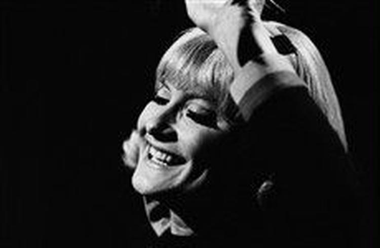 Her er Zetterlund fotograferet i begyndelsen af 1970 erne, hvor hun også havde sit skuespillergennembrud som skøgen Ulrika i tv-serien  Udvandrerne  og  Indvandrerne .   Arkivfoto: Pressens Bild 