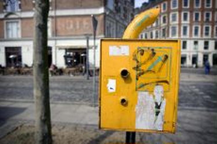Boks til narkomanernes kanyler opstillet på Vesterbro i København. - Foto: Jens Dresling 
