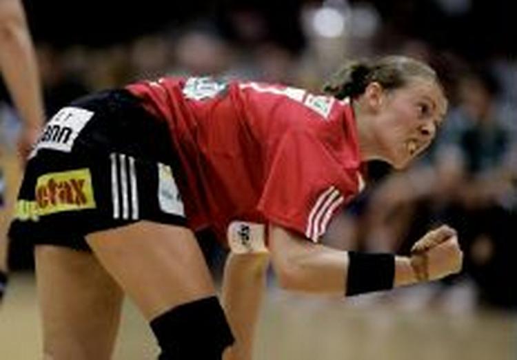 Slagelses Bojana Popovic jubler efter en scoring. - Foto: Jens Dresling 