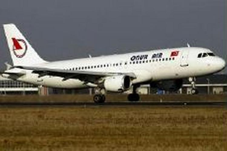 Et af Onur Air's fly letter fra lufthavnen i Istanbul. - Arkivfoto: AP 