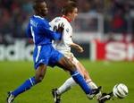 Makalele (tv) i aktion for Chelsea i en Champions League-kamp mod tyske Stuttgart. - Foto: AP 
