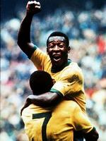 En del af Pelés cirka 1.400 mål kan ses i den brasilianske film  Pelé Forever , der i disse dage promoveres i Cannes. Her er det en yngre udgave af Pelé, der jubler under VM-finalen mod Italien i 1970. - Foto: Polfoto 