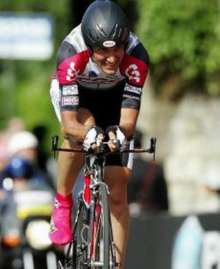 En koncentreret Ivan Basso på vej mod triumfen og den samlede andenplads. - Foto: AP 