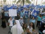 Kuwaitiske kvinder demonstrerer for deres politiske rettigheder udenfor parlamentet i marts måned. - Foto: AP 