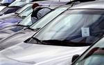 Forbrugere, der har købt en brugt bil til over 100.000 kroner, har ingen klageinstans, hvis vognen går i stykker. Forbrugerklagenævnet behandler nemlig kun sager om biler, der koster under 100.000.   Foto: Klaus Holsting 