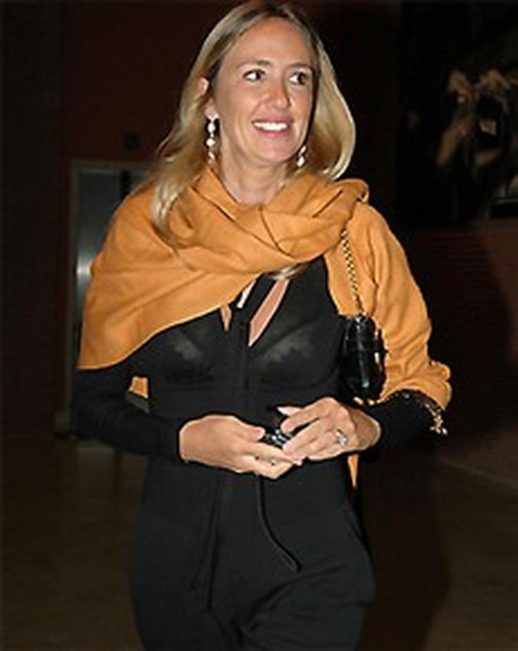 Ligestillingsminister Stefania Prestigiacomo kalder rygterne om en affære med udenrigsminister Gianfranco Fini for 'svineri'. - Foto: Gossip News 