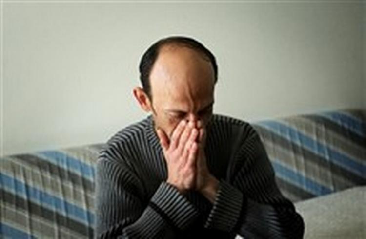 Bassam Bahodi har boet på skiftende asylcentre i Danmark sammen med sin familie. Han tør ikke vende hjem til Irak, og det tager hårdt på ham, at den danske regering ønsker, at han skal rejse.   Foto: Anders Birch 