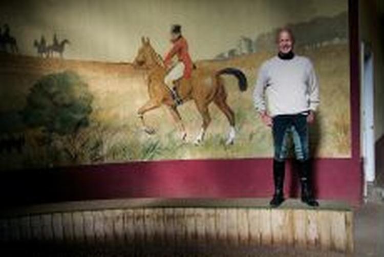 KRÆNKET DIREKTØR. André Lublin var igennem to årtier dansk forsikrings førende perfektionist. Men hans valg af Claes Kastholm Hansen som journalistisk pennefører bifaldes ikke af anmelderne.   Foto: Klaus Holsting 