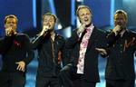 Jakob Sveistrup og hans backingdrenge kæmper for Danmark i aften. - Foto: AP 