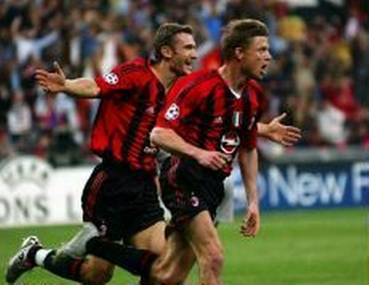 Jon Dahl Tomasson håber at han skal spille ved siden af Andrej Sjevtjenko i Champions League-finalen. - Foto: AP 