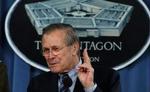 Aftalen er indgået med chefen for det amerikanske forsvarsministerium, Donald Rumsfeld. - Foto: AP 