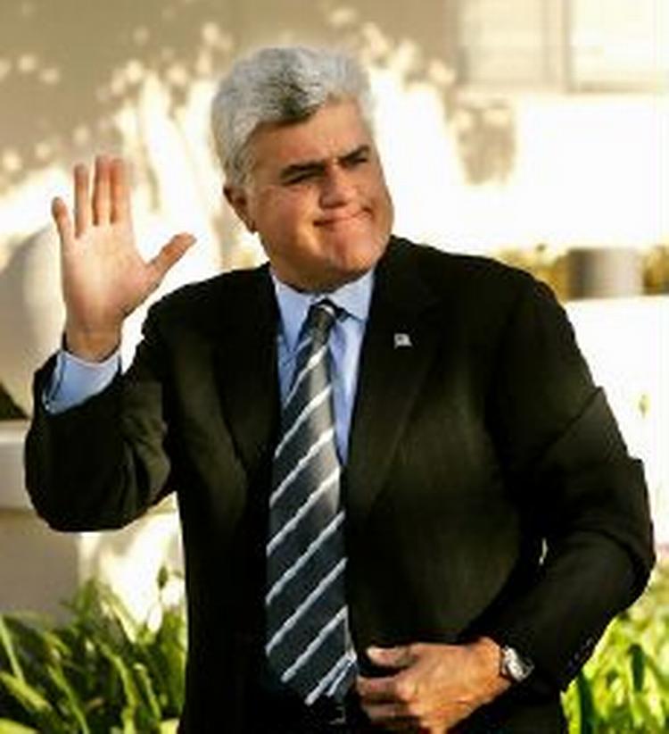 Jay Leno var ikke bleg for at gøre grin med Michael Jackson efter sit vidneudsagn i retssagen. - Foto: AP 