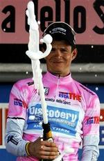 32-årige Paolo Savoldelli balancerede på randen af nederlaget, men endte alligevel dagen i lyserødt. - Foto: AP 