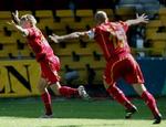 Mads Junker jagtes af sin kollega i FCN´s angreb Tommy Olsen efter at have bragt holdet foran 2-0. - Foto: Lars Poulsen 