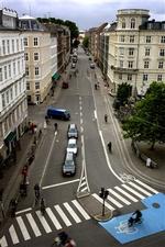 Guldbergsgade på Nørrebro, hvor en mand blev dræbt og en anden såret af skud, da de overfaldt en dørmand ved Rust.   Foto: Martin Lehmann 
