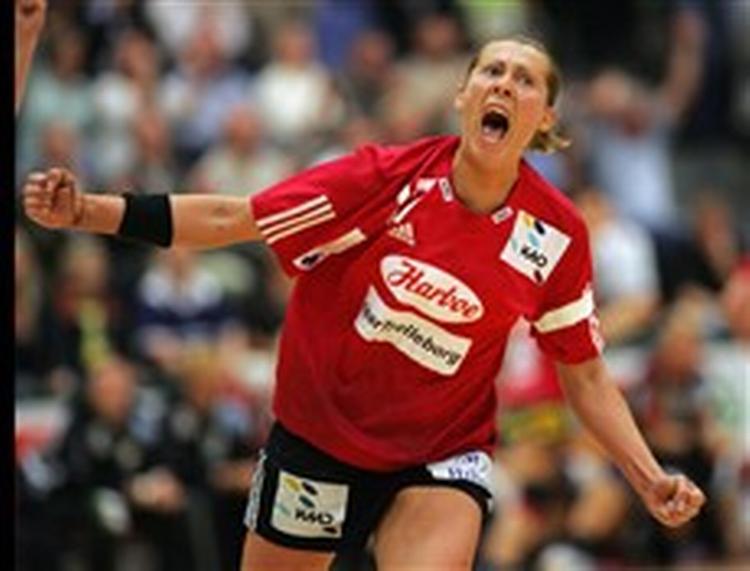 Bojana Popovic var som altid den store spiller for de nykårede danske mestre, og i finalekampen lykkedes det hende 10 gange at sende bolden i netmaskerne hos Aalborg DH.   Foto: Lars Poulsen 