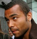 Ashley Cole idømmes en bøde på 1,1 mio. kroner. - Foto: AP 