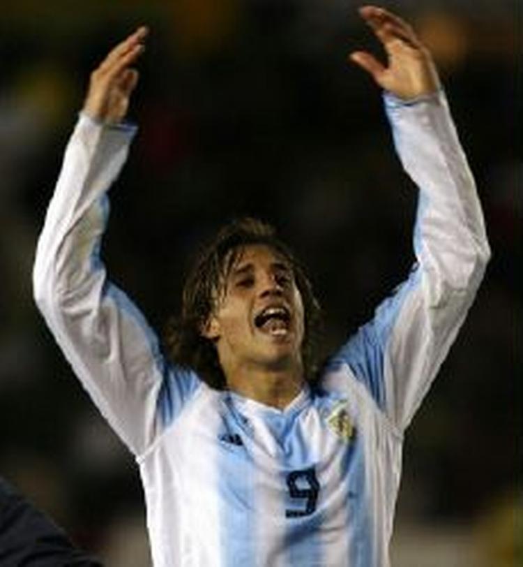 Hernan Crespo stod for to af Argentinas tre mål. - Foto: AP 