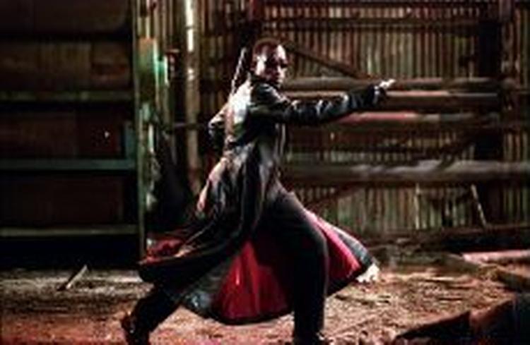 Blade Trinity med Wesley Snipes toppper listen over populære dvd´er. Men den er dyrere i Danmark end i vores nabolande. - Foto: AP 
