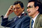 Bono mener, at EU-forfatningen kan blive vedtaget, hvis politikerne begynder at bekymre sig mere om Afrika. - Foto: AP 