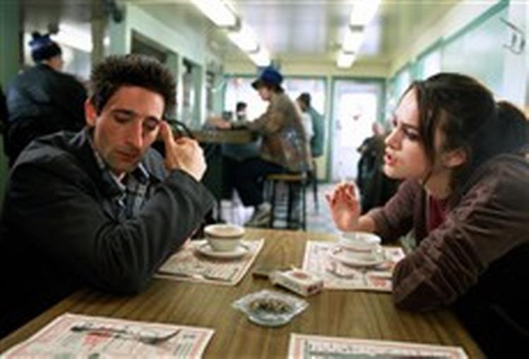 Samspillet mellem Oscarvinderen Adrien Brody ('Pianisten') og stjernefrøet Keira Knightley fungerer ovenud fint og er med til at redde filmen fra at kuldsejle. - Foto fra filmen 
