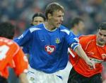 Teddy Sheringham i aktion for sin tidligere klub Portsmouth. - Arkivfoto: AP 