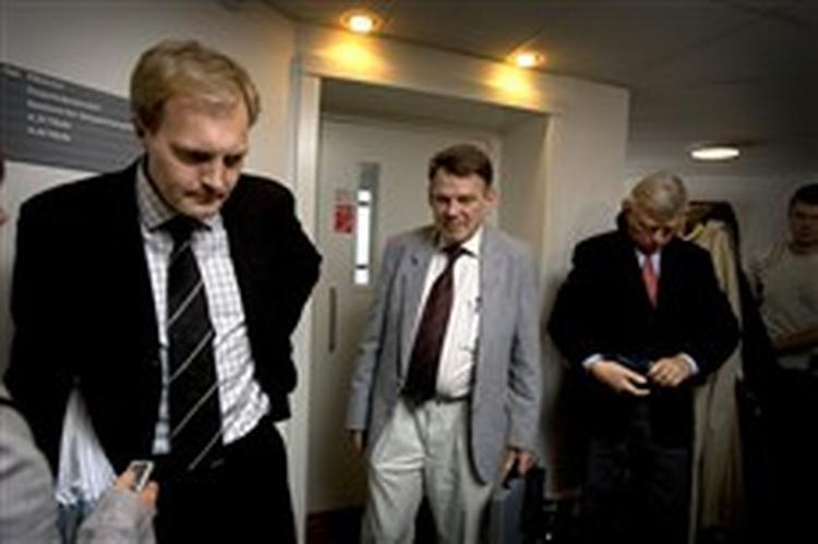Peter Skaarup, Jesper Langballe og Søren Krarup fra Dansk Folkeparti havde de skeptiske miner på under integrationsforhandlingerne.   Foto: Jens Dresling 