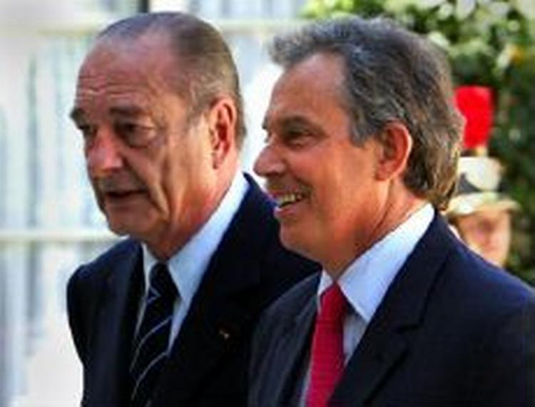 Tony Blair og den franske præsident Chirac er uenige om EU-budgettet for 2007-13. - Foto: AP 