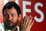 Nu vil Lars von Trier hjem og filme i Danmark, og han vi ud i virkeligheden og gøre det. Måske sad han og glædede han sig til det her ved årets filmfestival i Cannes.   Foto: AP 