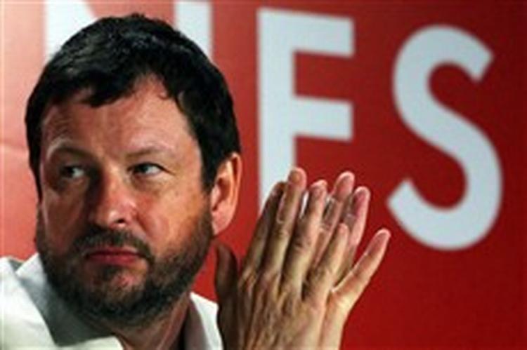 Nu vil Lars von Trier hjem og filme i Danmark, og han vi ud i virkeligheden og gøre det. Måske sad han og glædede han sig til det her ved årets filmfestival i Cannes.   Foto: AP 