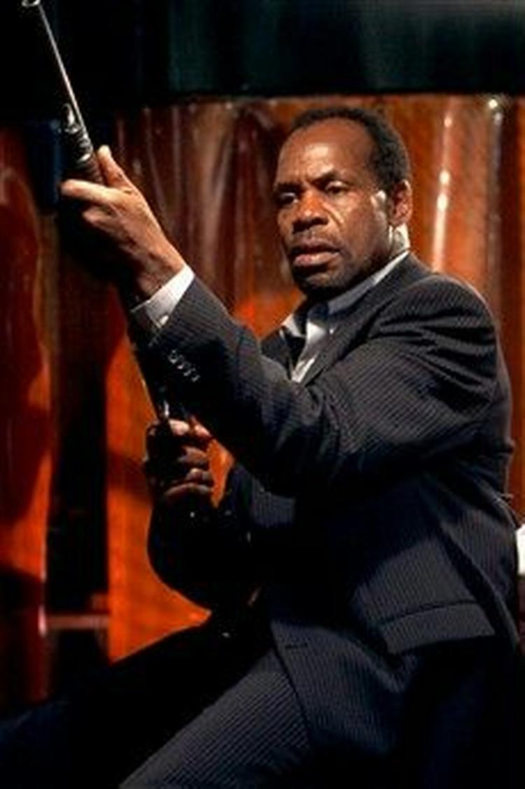 Gode gamle Danny Glover er endnu en gang på jagt efter en grum massemorder. - Foto fra filmen 