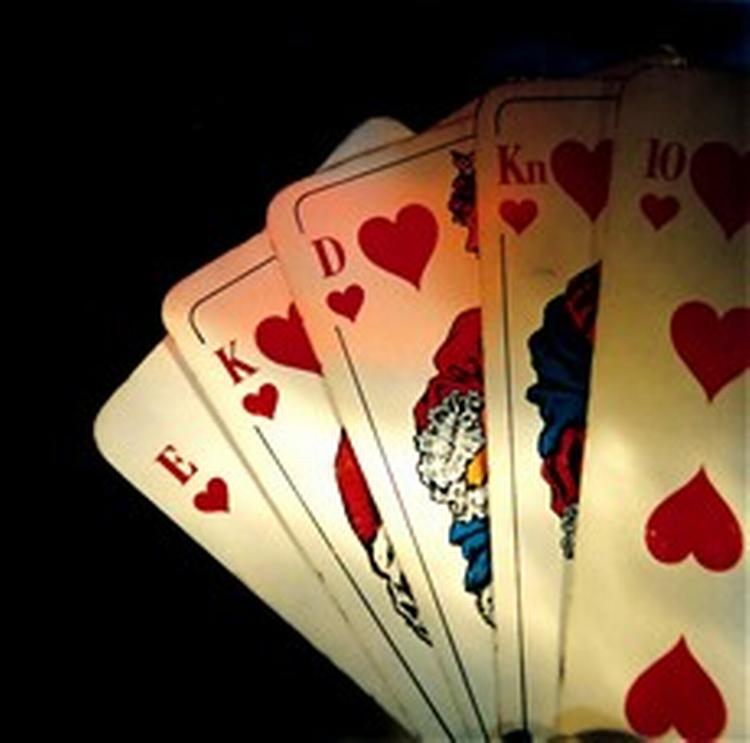 Spillelystne aktieinvestorer kan nu sætte sparepengene i firmaet Partygaming, der laver poker og andre spil på internet og nu går på børsen i London. Markedet for onlinespil ventes at blive syvdoblet.   Foto: Jan Håkan 