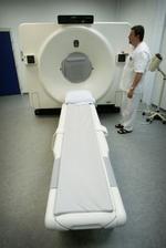 Man skal ikke dyrke sex med hovedet i en CT - scanner, hvis man har for vane at simulere orgasmer. - Foto: Morten Langkilde 