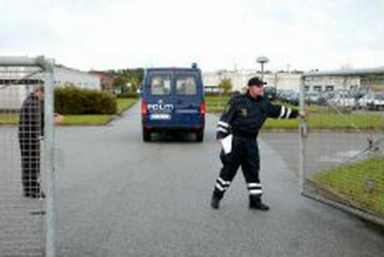 Rockersagen i Randers begyndte i september sidste år i en forhenværende teknisk skole. Sagen har været tæt bevogtet af politiet. - Arkivfoto: Claus Bonnerup 
