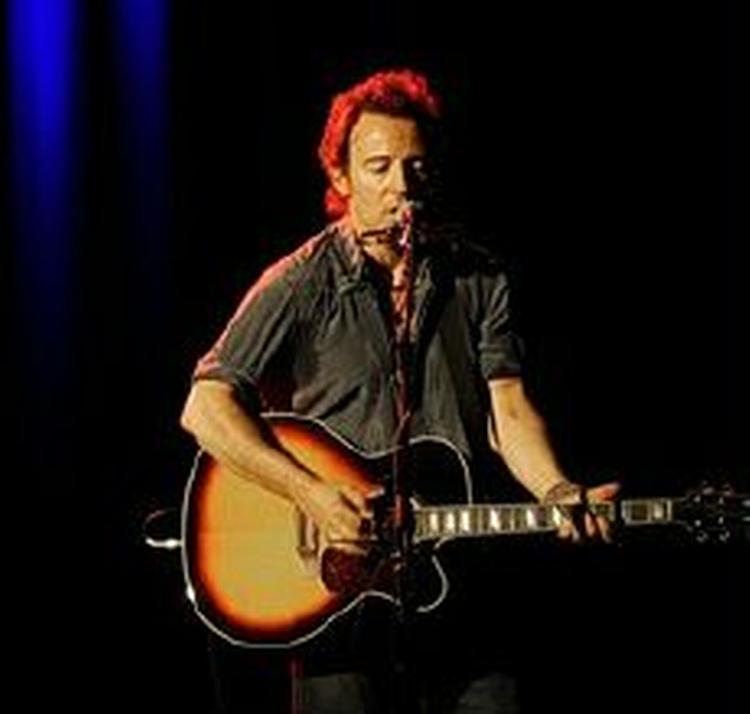 Bruce Springsteen fylder ikke så meget i landskabet. Men hans sange har både sjælelig og kropslig pondus.   Foto: Camilla Stephan 