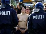 Politiet måtte gribe ind over for demonstranterne. - Foto: Finn Frandsen 