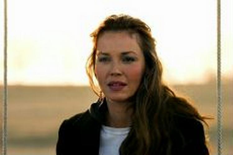 De kommende måneder vil vise om Connie Nielsen og Bille August kan sælge billetter til 'Return To Sender'. - PR-foto 