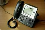Telefoni via internettet sparer firmaer for mange penge. Men ikke alle firmaer kan afholde sig fra at optage de ansattes samtaler. - Foto: Mariam Dalsgaard 