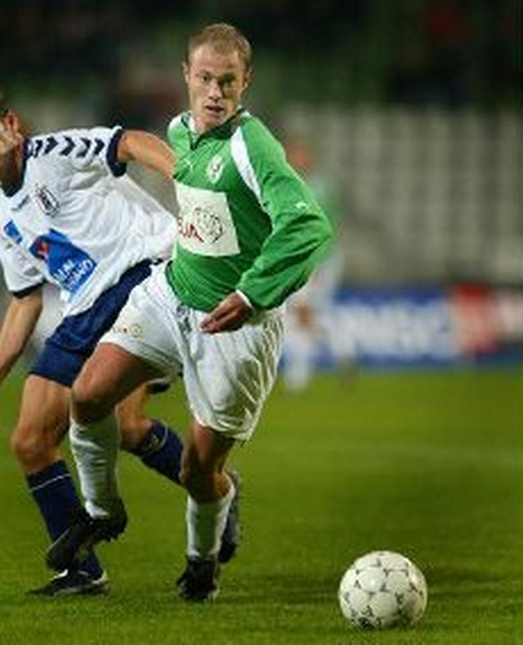 Steffen Højer forlader den stribede trøje for at vende tilbage til den grønne i Viborg. - Foto: Erik Kragh 