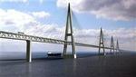 Favorit er en skråstagsbroen med fire vejbaner og to jernbanespor. Broen får samme gennemsejlingshøjde som Storebæltsbroen. Modelfoto: Transportministeriet 