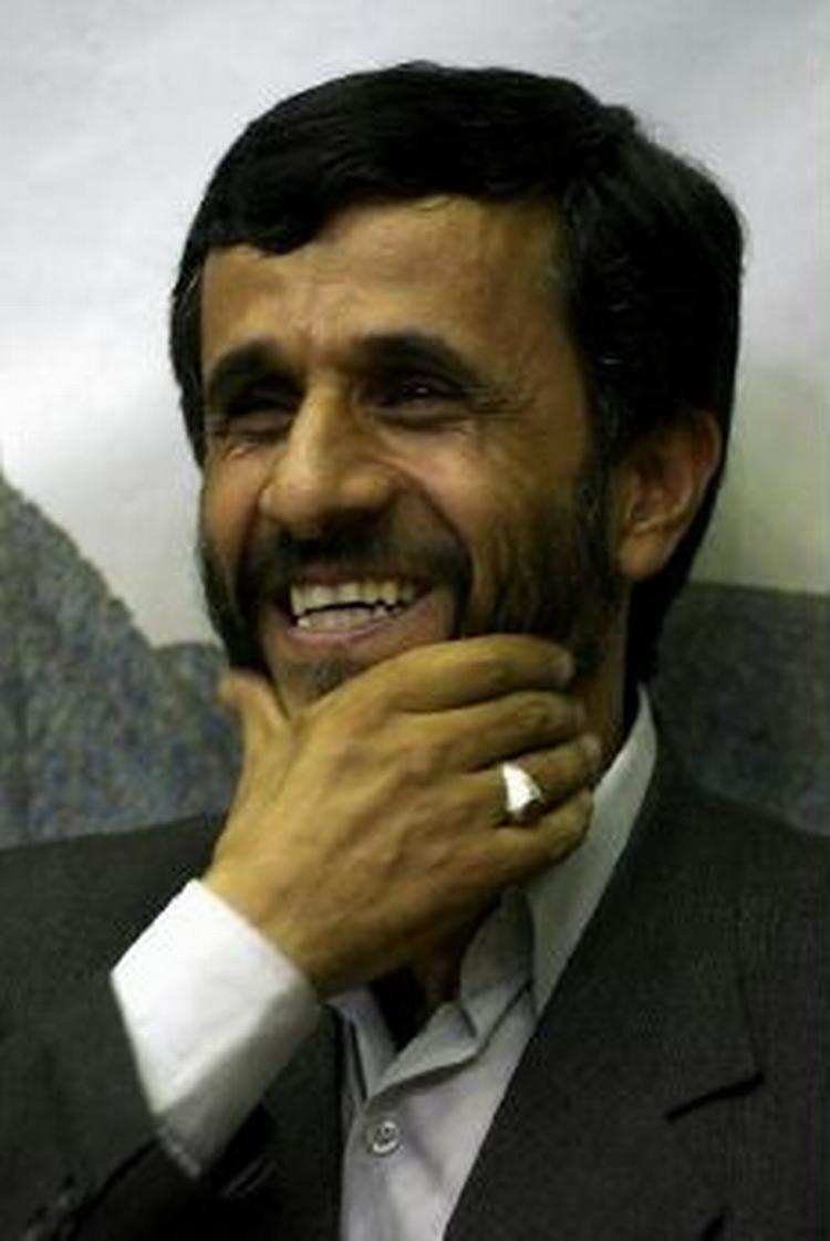 Ahmadinejads valgsejr har givet gåsehud blandt mange, der frygter, at Ahmadinejad vil føre en strammere udenrigspolitisk kurs. - Foto: AP 