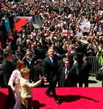 Da George W. Bush i sidste måned var på besøg i den georgiske hovedstad Tblisi, lykkedes det ukendte gerningsmænd at kaste en håndgranat, der dog ikke eksploderede   og så slap Secret Service-folkene for at miste endnu 